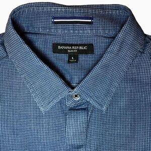 Banana Republic Slim Fit Dress Shirt with Hidden Button Detail in Blue Men’s L